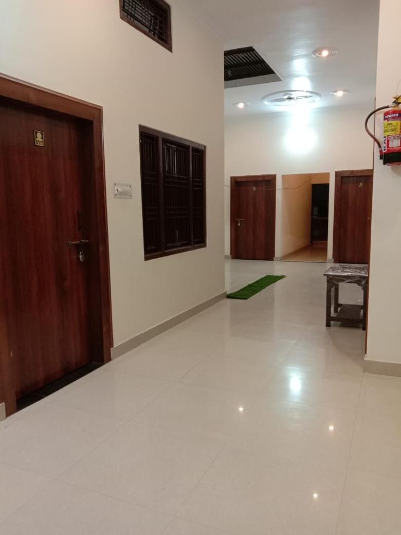 Ramam Hotel By Naavagat 700Mtr From Shri Ram Janambhumi Ayodhya Екстер'єр фото