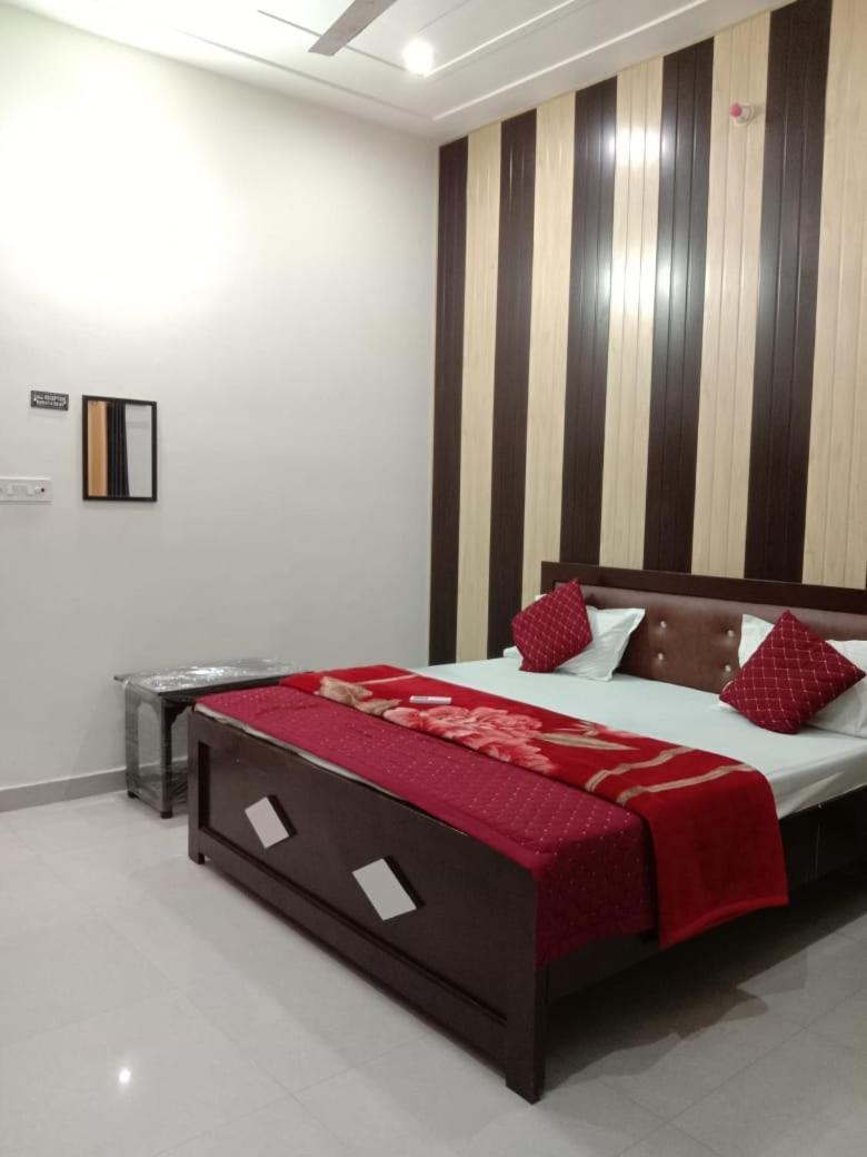 Ramam Hotel By Naavagat 700Mtr From Shri Ram Janambhumi Ayodhya Екстер'єр фото
